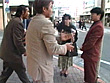 追跡FUCK！！人妻ナンパ53 日本一富士土下座 サンプル画像6