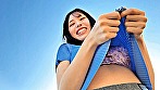 シーン7：青空ノーブラチャレンジ！素人女子大生が青空の下で初めての野外露出に挑戦！おっぱいポロンw大勢に見られドキドキが止まらず乳首ビンビン！羞恥MAX！外で乳首こねくり回され乳首イキ連発！おまこも触ってほしいくなり最後は生セックス！