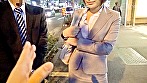 女性上司と同行営業中二人にインタビュー！イマドキの男性後輩の女性経験なしのカミングアウトに優しく教えてあげる女性上司！謝礼も手伝い生素股も難なくOK！正常位の素股で生挿入！？