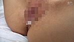 地方からライヴの為に上京、しかしライヴが急遽キャンセルになって暇した若妻2人組をナンパして男女2組でホテル呑み！欲求不満若妻を酔いに任せて中出しSEX！ 画像10