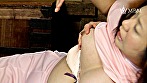 いつも手抜きなヘルパーさんに怒りの生チ〇ポを挿入！手を抜く代わりにチ〇ポ抜いてくれ！ 画像3