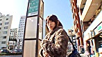 既婚の奥様向けの雑誌のインタビューで着いてきた若妻さん！謝礼を餌にエッチなイタズラを･･･パンティを脱がすと綺麗なパイパンマ〇コ！奥までしゃぶる淫乱奥様！