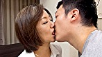 使い込まれ肥大化したデカくて黒い乳首をフル勃起させ快楽に溺れる乳首ビンビン五十路熟女！