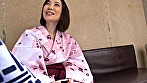 温泉宿で一人暇そうな奥様をナンパ！旦那のいない隙に他人棒でイキ果てる不貞妻！