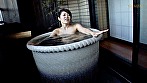 ふたり旅の清楚系奥様をナンパして温泉宿に誘い込んで混浴SEX！