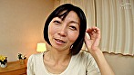 明るくサバサバしたショートヘアーが素敵な五十路熟女の初撮りAV！プロフェッショナルな男優に抱かれて快感を堪能する淫乱性交！