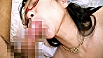 白衣にメガネのうぶそうな熟女が野獣のような不貞SEX！