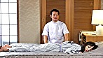 ホテルで呼んだマッサージ中、際どいエロ施術で感じてしまった人妻･･･欲求不満のカラダは本能丸出しで乱れる欲情SEX！ 画像1