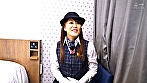 休憩中のバスガイドさんをナンパしてお悩み相談！？仕事のストレスで性欲旺盛な巨乳美人バスガイドさんにセクハラ指導でその気にさせて中出しSEX！ 画像1