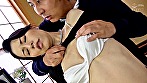 旦那を失い欲求不満が溜まっている喪服姿の未亡人は快楽に抗えず遺影の前で淫欲爆発の中出しSEX！ - Image 1