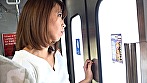 こんな所で･･･女盛りの熟れた体を弄られたおばさんは公衆の面前で悶え、そのまま公衆トイレで嵌めまくる！ 画像1