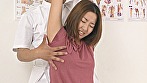 スッキリさせてくれると評判の整体マッサージ師は肩こり解消だけでなく欲求不満も解消してくれる？！気付いた時にはスッポンポン！肉棒受け入れ気分は上々ガチイキSEX！ 画像1