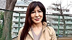 セレブな雰囲気とは裏腹にえげつないエロさを晒す還暦美魔女の嵌め潮淫乱SEX！ 画像1