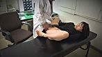 食べごろ熟女は服の上からでも認識できる爆乳の持ち主、悪徳産婦人科医師からはお宝映像 画像9