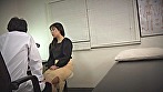 エロフェロモンが出まくりの奥様は男性医師に身を任せて快楽に堕ちてしまった。さらに診療ベッドで乳首を弄り自慰行為するくらいだった。もちろんそのあとは･･･ - Image 1