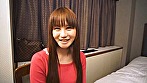 旦那の浮気がバレたのは奥さんとのセックスを拒み続けたからだった様で、そのリベンジで1回だけのAV出演だそうです。関西ご出身のカワイイ関西弁ツルマン人妻さん 画像1