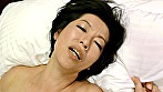 嫁の母がエロ過ぎて勃起した肉棒が抑えられない娘婿！股間を押し付けてくる欲求不満な淫乱義母との禁断SEX！ - Image 9