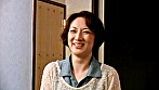 上品な顔立ちで真面目に過ごしてきた熟女が人生初のカメラの前での大股開き！濡れた股間を他人棒で激ピスされて本能丸出し淫乱イキ！ サンプル1