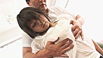 シーン4：ちょっとした出来心だったはずが最後まで･･･。脱がしたらボインボインのオッパイの人妻さんと中出しSEXをご堪能！