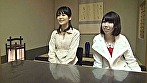 シーン1：娘が隣にいるのに！声を出せない状況で、燃え上がる熟女の情欲！