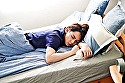 机の下で事件は起こる。 画像2