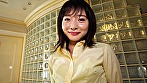 石原さ〇みに激似のえっろいパイパン美少女とぶっかけ4P サンプル画像1