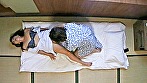 出張マッサージのおばちゃんにチ●コを見せつけ中出し！ 2 画像3