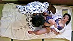 出張マッサージのおばちゃんにチ●コを見せつけ中出し！ 8