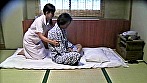 出張マッサージのおばちゃんにチ●コを見せつけ中出し！ 10