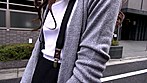 貧乳にサスペンダーをつけている女子は小さな胸ゆえに感度が凝縮されていて、「乳首が擦れて気持ちいい･･･」と密かに思っている！街で見つけた超プレミア級貧乳女子2人で徹底実証！！ サンプル画像1