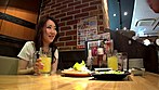 頑なにAV出演を拒んでいた行きつけの美容院のMちゃんを口説いて撮影に成功。そして勝手に発売！！ サンプル画像1