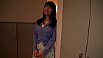 「中に出して･･･夫と子供には内緒」自宅で愚痴聞き屋に中出しセックスをせがむ美人人妻たち 14 サンプル画像1