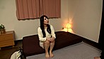 素人ナンパ！！とりあえず素股までが間違えてチ●ポがズボリッ！！ オール人妻スペシャル！！ サンプル画像2