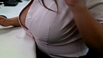 OLさんの無防備なブラウスの隙間からこぼれたコリコリ乳首盗撮 THE BEST サンプル画像16