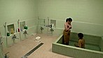 どこまでヤレる！？地方民宿の女将さんとバイトちゃん サンプル画像2