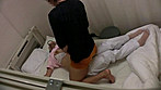 えっ！こんなところで！？いきなりのチ○ポ丸出しに喰らいつく肉欲女子を探せ！ サンプル画像7