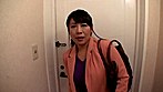 長野から上京した嫁の母が･･･信州の爆乳義母 眞ゆみ恵麻 45歳 サンプル画像1
