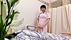美人ナースにチ○ポ露出！性処理看護もお願いできるか？ サンプル画像17