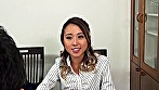 訪問営業セールスレディ 契約に必死なので、フェラチオをする枕営業 隠れてセンズリしたり･･･お触りしまくったら･･･ サンプル画像2