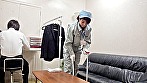 雑居ビル定点観測盗撮 掃除のおばさん×出入り業者の淫景 サンプル画像1