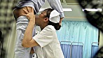 働くオバサン完全盗撮！！仕事を忘れてチ◯ポにしゃぶりつく、ド淫乱素人がヌイてくれた！！ サンプル画像7