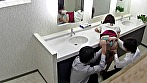 働くオバサン完全盗撮！！仕事を忘れてチ◯ポにしゃぶりつく、ド淫乱素人がヌイてくれた！！ サンプル画像15