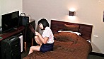 出張中の年増のOLさんが宿泊先ホテルの近親AVで鬼イキオナニー サンプル画像17