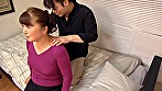 母を騙して猥褻マッサージ 異常な息子の主姦映像 2 画像11