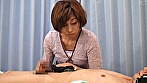 母の下着でオナニーしてるのがバレて、フェラ抜きされた息子 DX サンプル画像4