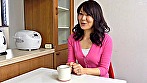 五十路の嫁の母と二人きりになってしまい･･･思わずヤッちゃった婿 画像1