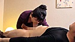 「ヤメなさい！」 マッサージ中に息子が母親のズボンを下げて半ケツにしたら･･･ - Image 10
