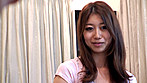 娘の彼氏の若い身体を見て我慢できない母親は娘の目を盗んで誘惑してきた サンプル画像1