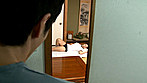 部屋で2人きりになった無邪気な幼なじみの巨乳が当たって、我慢できない僕は勃起チ○コを押し当てた サンプル画像16
