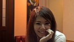 スナックで飲んでる人妻は旦那の帰りが遅くて酔った勢いで目と目が合ったら濡れ濡れパンツを脱いできた サンプル画像1